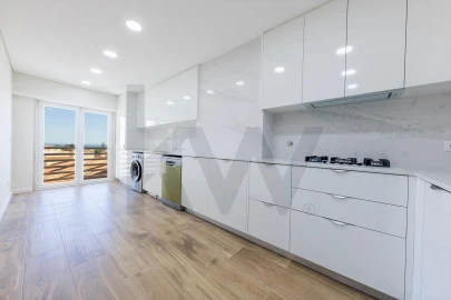 Apartamento T3 para Venda em Carcavelos e Parede