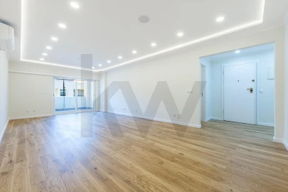 Apartamento T3 para Venda em Carcavelos e Parede