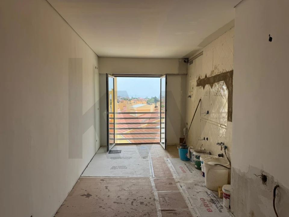 Apartamento T3 para Venda em Carcavelos e Parede Foto 6