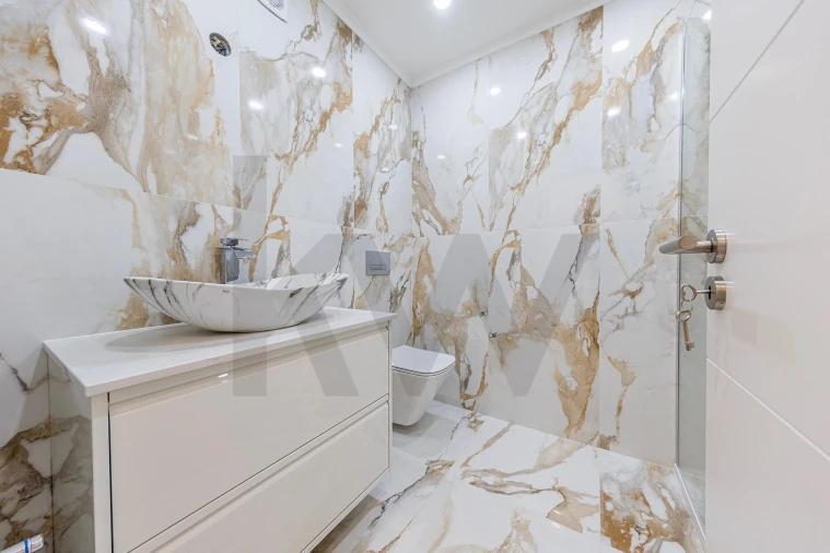 Apartamento T3 para Venda em Carcavelos e Parede Foto 9