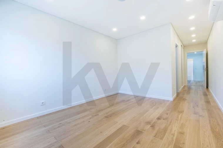 Apartamento T3 para Venda em Carcavelos e Parede Foto 4
