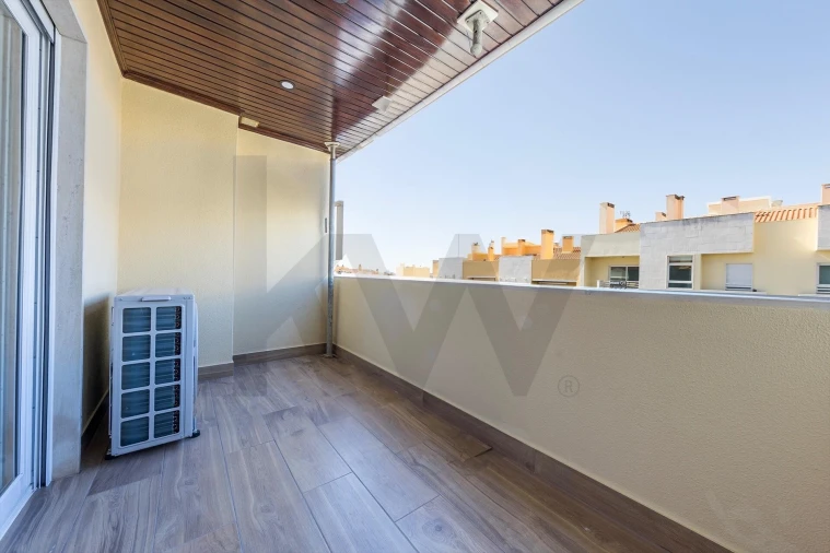 Apartamento T3 para Venda em Carcavelos e Parede Foto 39