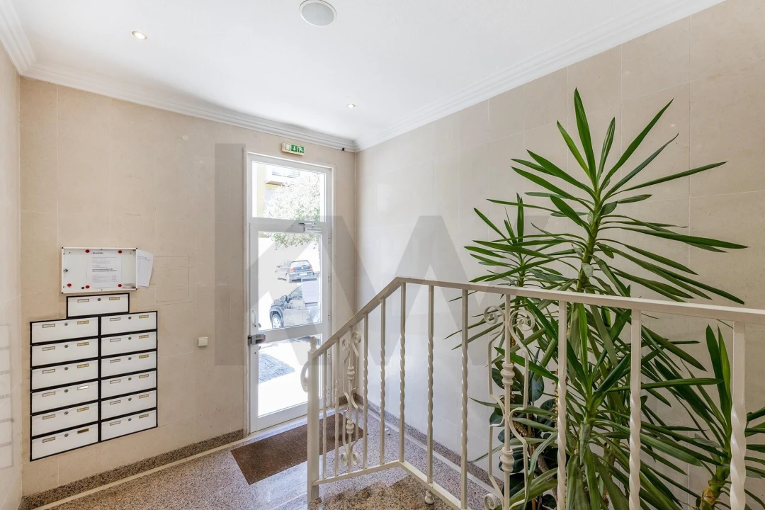 Apartamento T3 para Venda em Carcavelos e Parede Foto 28