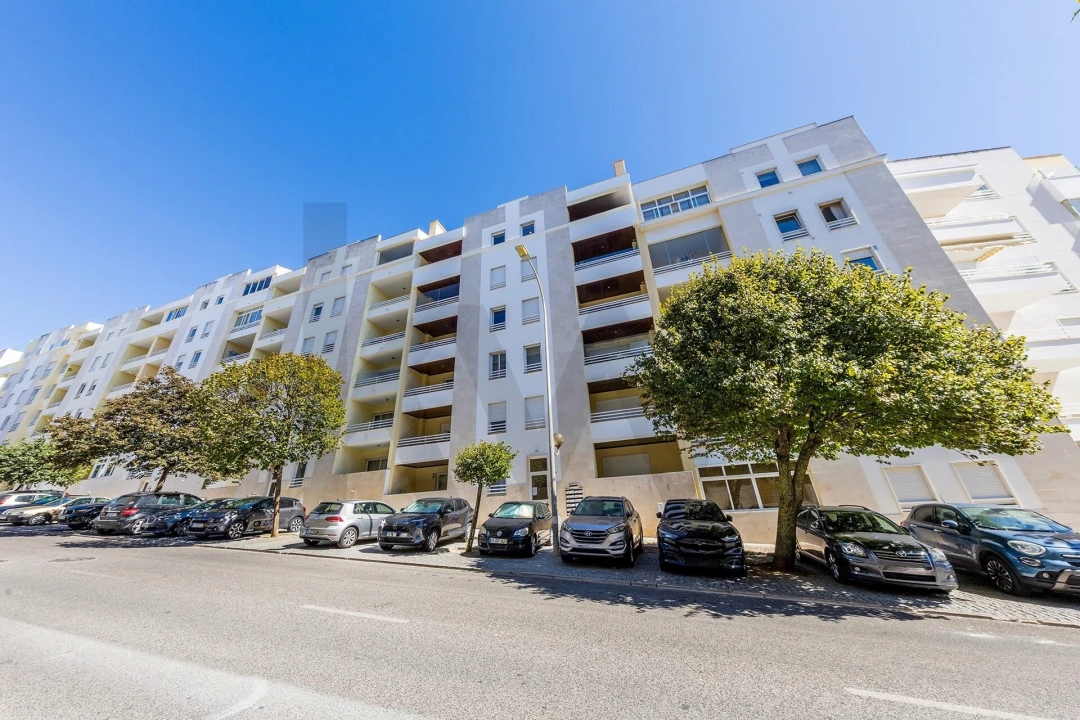 Apartamento T3 para Venda em Carcavelos e Parede Foto 27