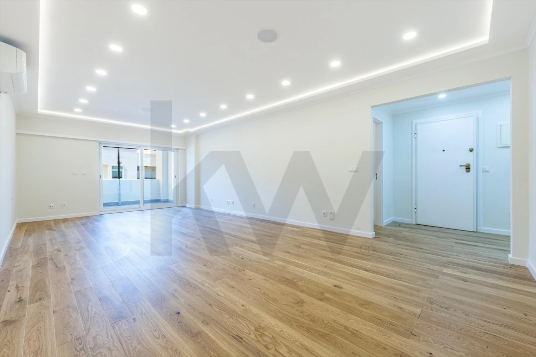 Apartamento T3 para Venda em Carcavelos e Parede Foto 2