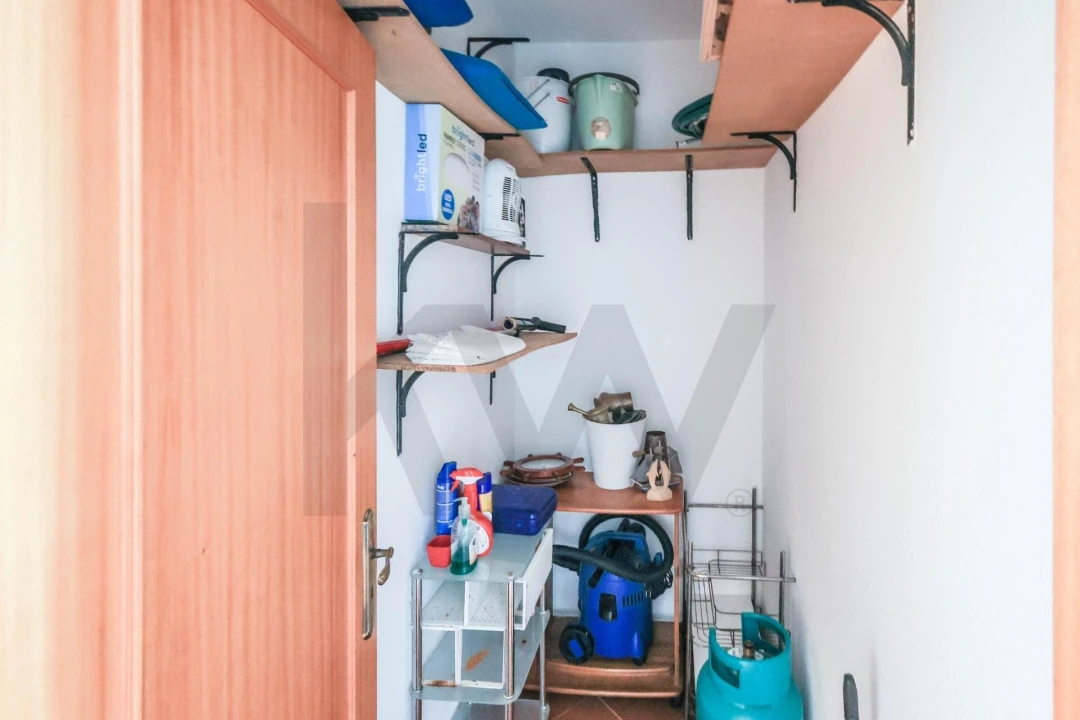 Apartamento T3 para Arrendamento em Porches Foto 3