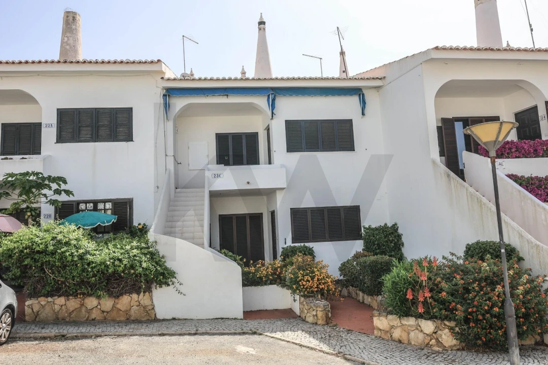 Apartamento T3 para Arrendamento em Porches Foto 23