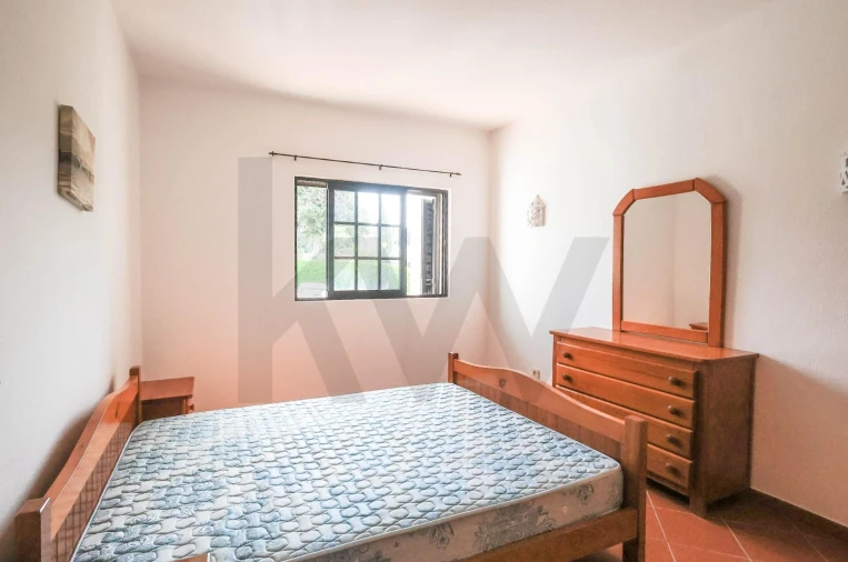 Apartamento T3 para Arrendamento em Porches Foto 4