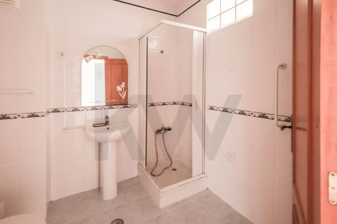 Apartamento T3 para Arrendamento em Porches Foto 7