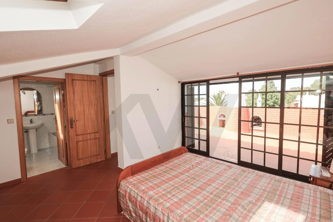 Apartamento T3 para Arrendamento em Porches Foto 20