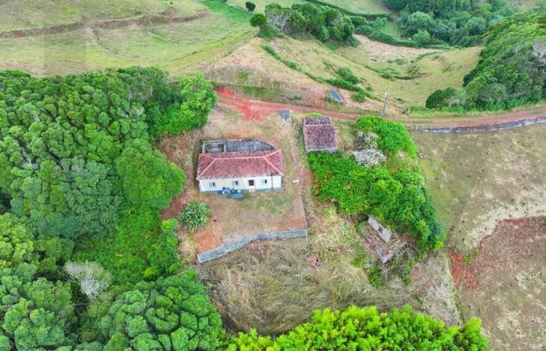 Moradia T2 para Venda em Santa Barbara Foto 18