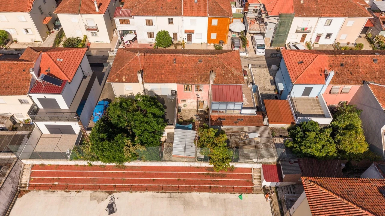 Moradia T3 para Venda em Santo Antonio dos Olivais Foto 30