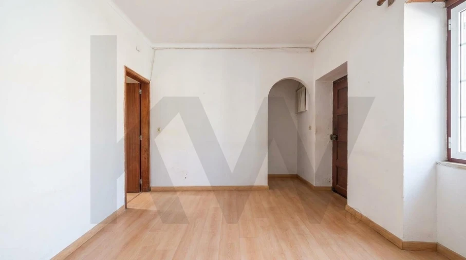Moradia T3 para Venda em Santo Antonio dos Olivais Foto 4