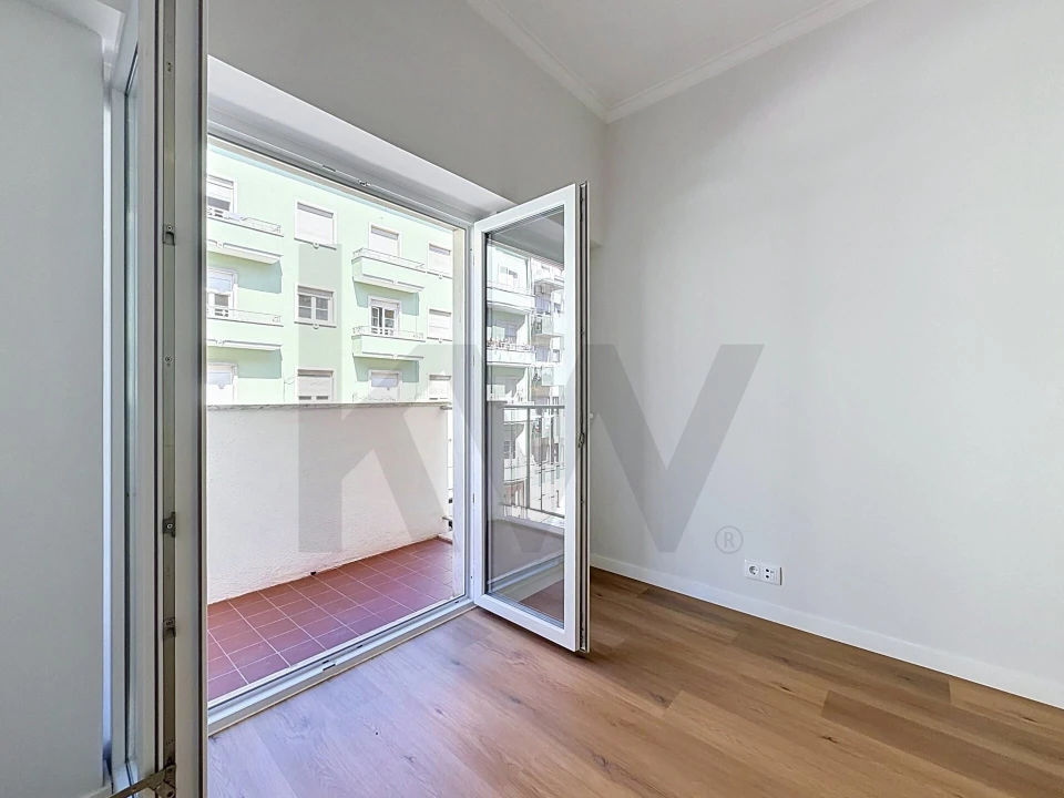 Apartamento T2 para Arrendamento em Campo de Ourique Foto 18