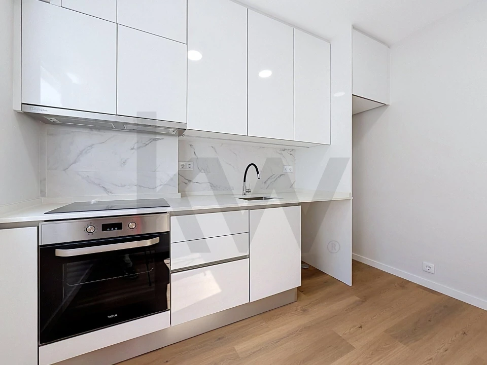 Apartamento T2 para Arrendamento em Campo de Ourique Foto 4