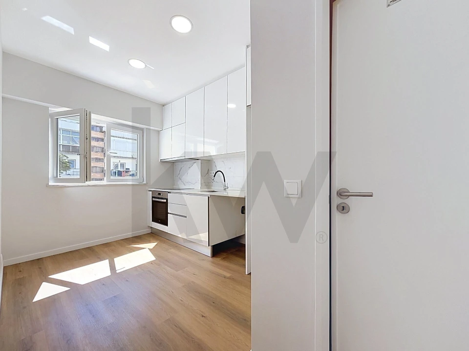 Apartamento T2 para Arrendamento em Campo de Ourique Foto 3