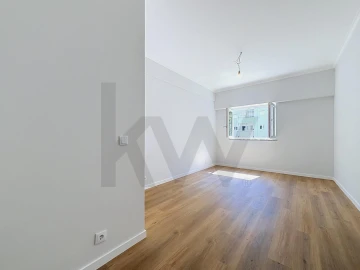 Apartamento T2 para Arrendamento em Campo de Ourique