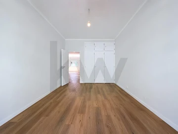 Apartamento T2 para Arrendamento em Campo de Ourique