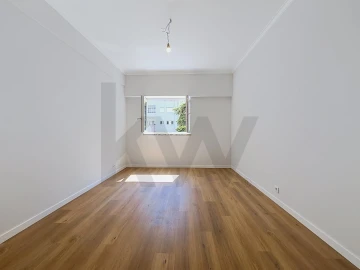 Apartamento T2 para Arrendamento em Campo de Ourique