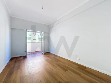 Apartamento T2 para Arrendamento em Campo de Ourique