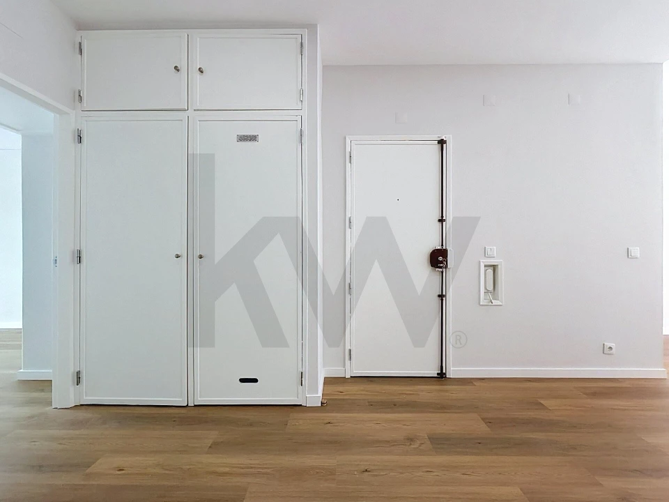 Apartamento T2 para Arrendamento em Campo de Ourique Foto 7