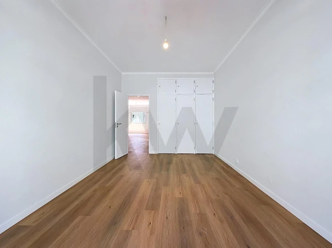 Apartamento T2 para Arrendamento em Campo de Ourique Foto 16