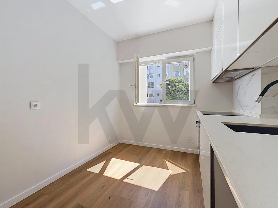 Apartamento T2 para Arrendamento em Campo de Ourique Foto 5