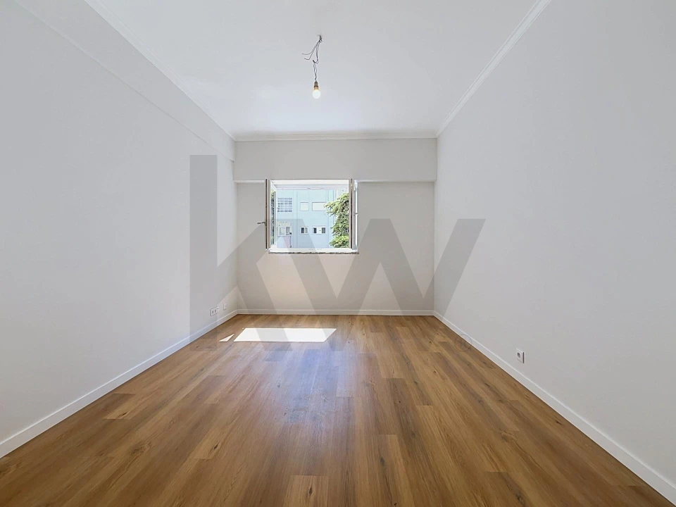 Apartamento T2 para Arrendamento em Campo de Ourique Foto 1