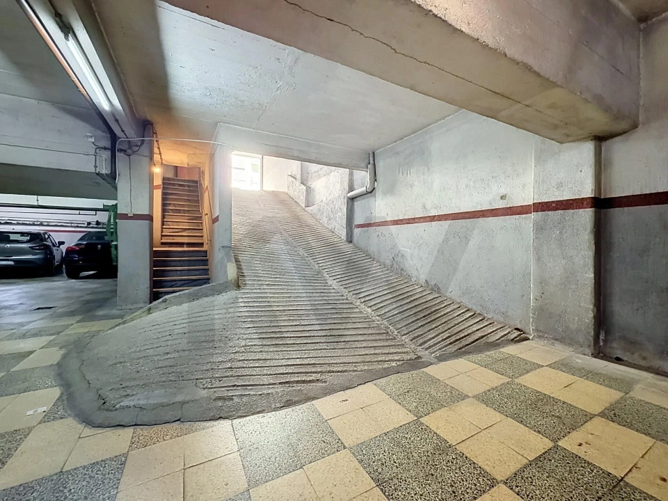 Apartamento T2 para Arrendamento em Campo de Ourique Foto 24