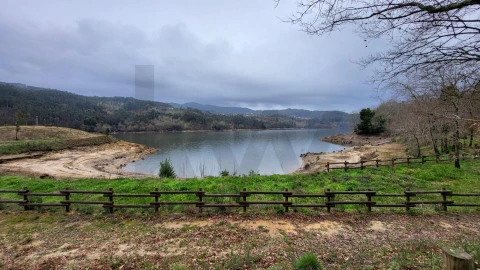 Moradia T3 para Venda em Couto de Esteves