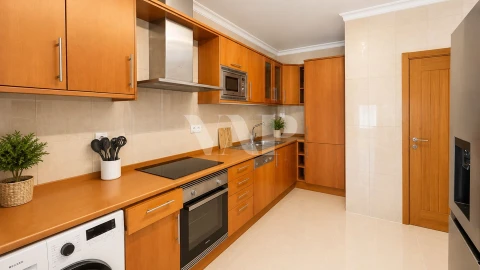 Moradia T4 para Venda em Quarteira