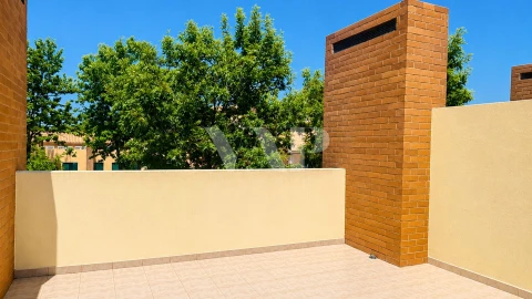 Moradia T4 para Venda em Quarteira