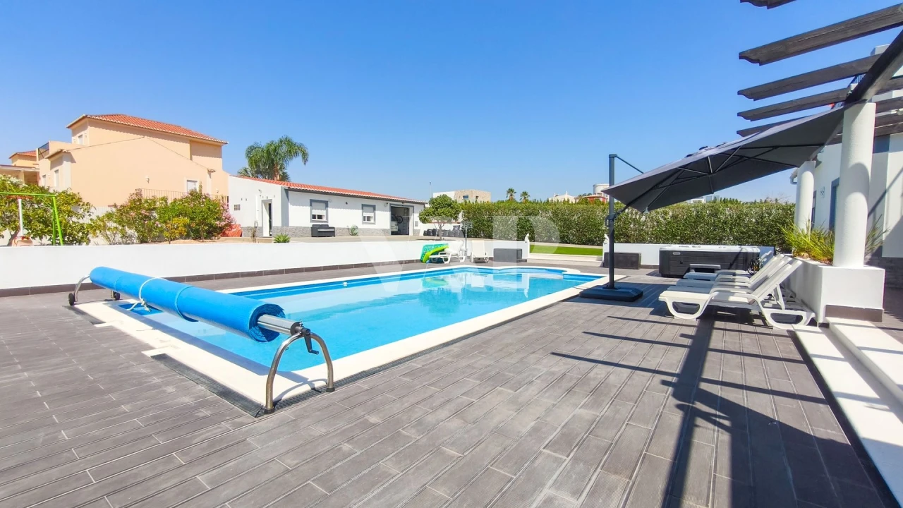 Moradia T4 para Venda em Olhão Foto 33
