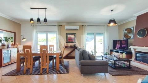 Moradia T4 para Venda em Olhão