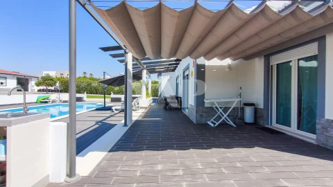 Moradia T4 para Venda em Olhão