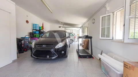 Moradia T4 para Venda em Olhão