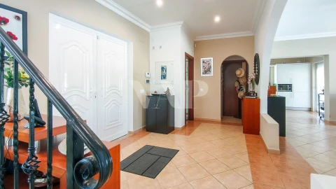 Moradia T4 para Venda em Olhão