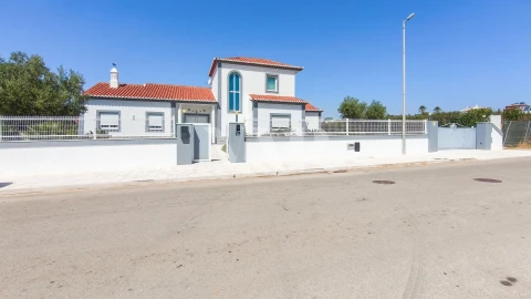 Moradia T4 para Venda em Olhão