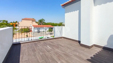 Moradia T4 para Venda em Olhão