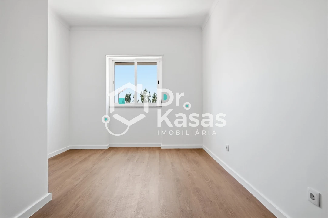 Apartamento T2 para Arrendamento em Alhos Vedros Foto 19