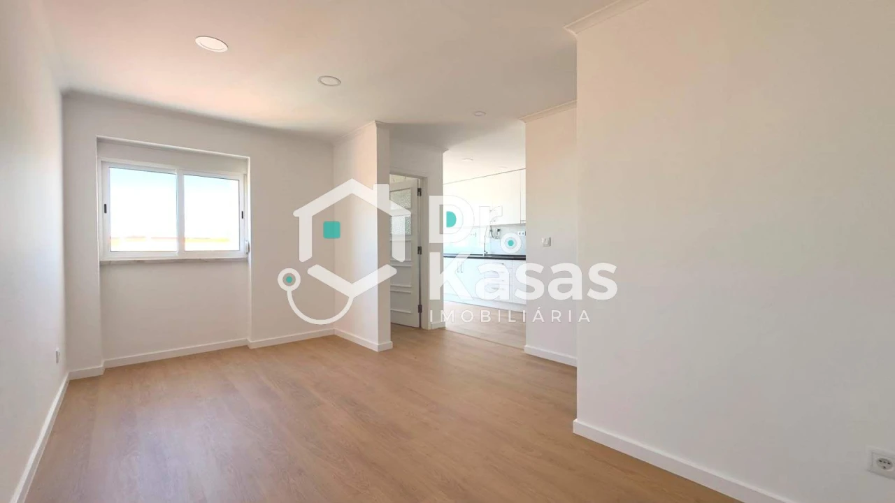 Apartamento T2 para Arrendamento em Alhos Vedros Foto 1