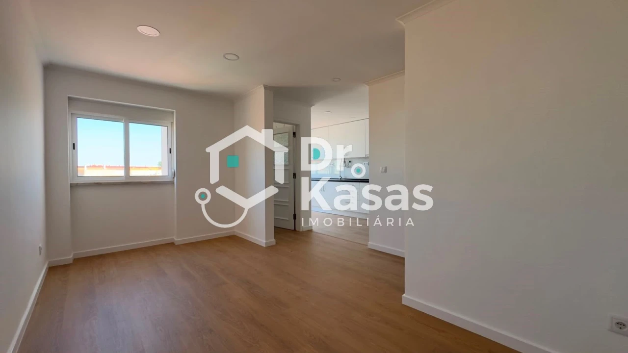 Apartamento T2 para Arrendamento em Alhos Vedros Foto 14