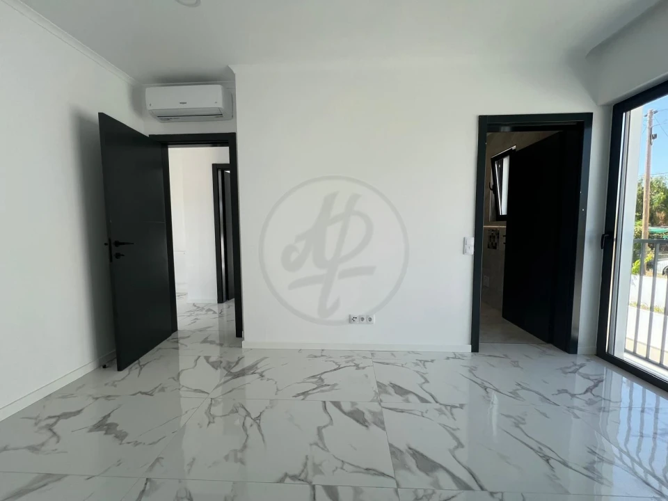 Moradia T4 para Venda em Lagos (São Sebastião e Santa Maria) Foto 39