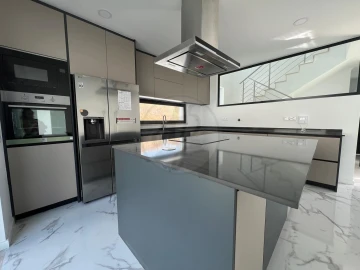 Moradia T4 para Venda em Lagos (São Sebastião e Santa Maria)
