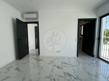 Moradia T4 para Venda em Lagos (São Sebastião e Santa Maria)