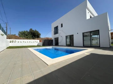 Moradia T4 para Venda em Lagos (São Sebastião e Santa Maria)