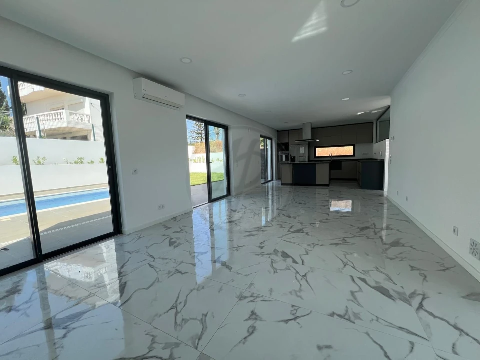 Moradia T4 para Venda em Lagos (São Sebastião e Santa Maria) Foto 18