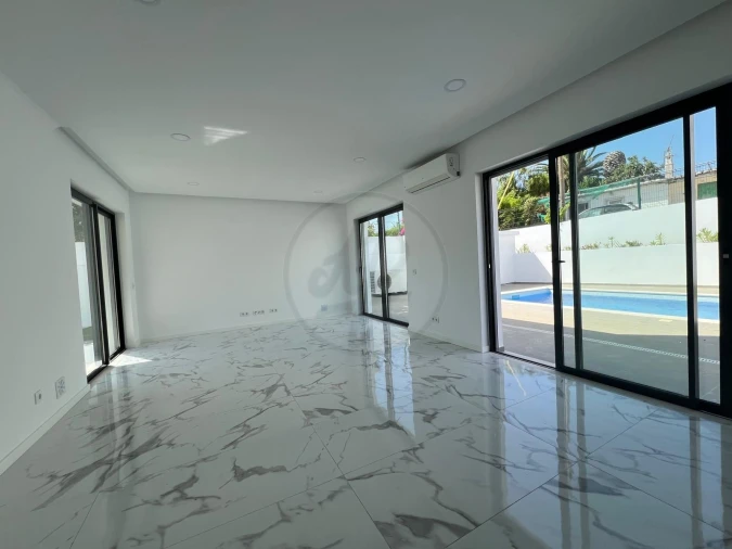 Moradia T4 para Venda em Lagos (São Sebastião e Santa Maria) Foto 17