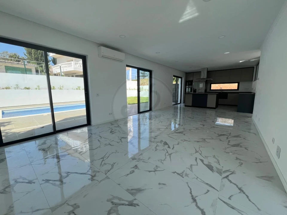 Moradia T4 para Venda em Lagos (São Sebastião e Santa Maria) Foto 12