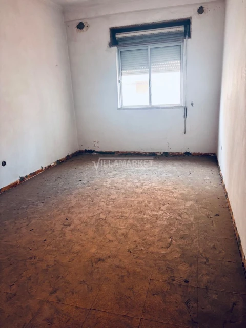 Apartamento T1 para Venda em Baixa da Banheira e Vale da Amoreira